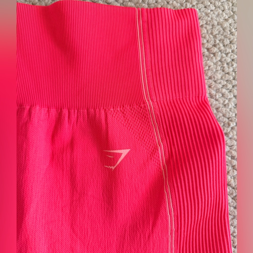 GymShark Vibrant Pink Leggings